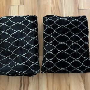 2 Better Homes And Gardens Black and White Geometric Plush Throw Blanket